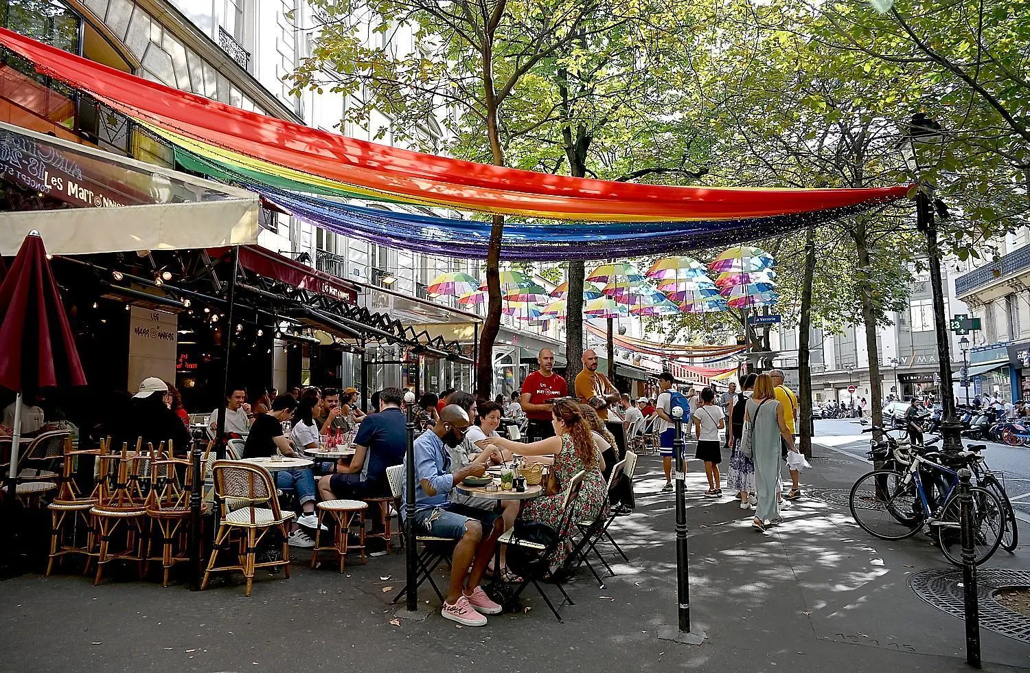 Marais, Sainte-Croix Bretonnerie 2 - 4 Places Paris
